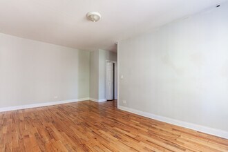 626 W Cornelia Ave, Unit E3 in Chicago, IL - Building Photo - Building Photo