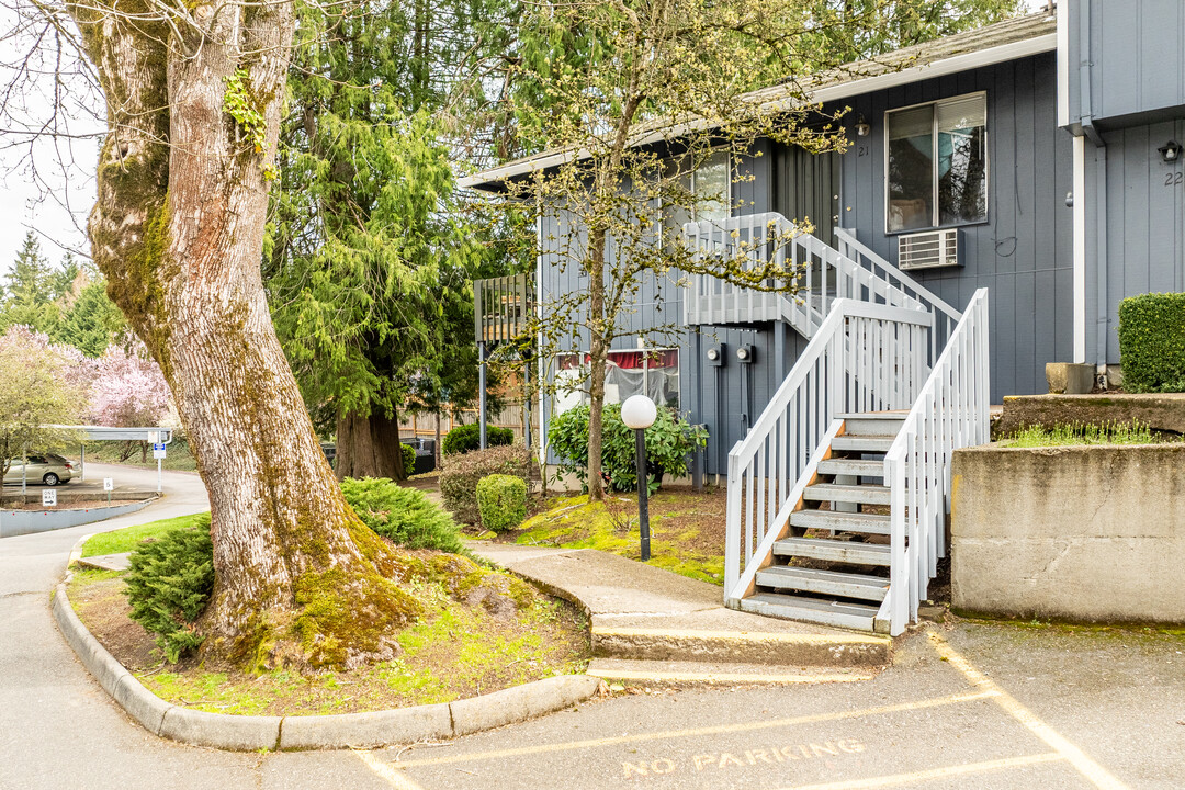 Capitol Gardens in Portland, OR - Building Photo