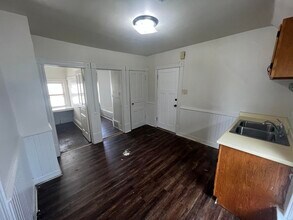 922 S 74th St in West Allis, WI - Building Photo - Building Photo