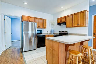 313 E Spring St in New Albany, IN - Foto de edificio - Building Photo