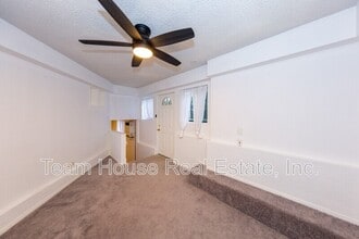 5845 S Mansfield Ave in Los Angeles, CA - Building Photo - Building Photo