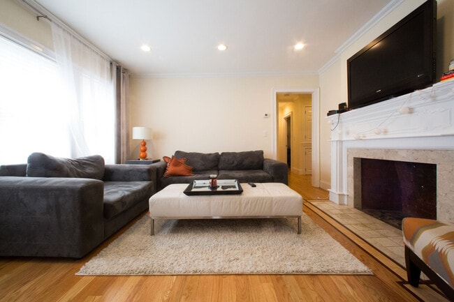 35 Long Ave, Unit 2 in Boston, MA - Building Photo - Building Photo