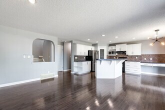 1020-118A 118a St SW in Edmonton, AB - Building Photo - Building Photo