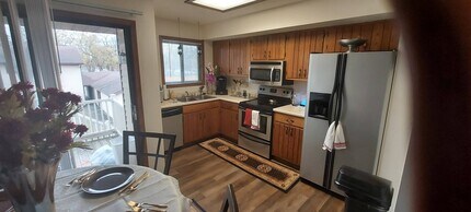 1804 Oliver Dr, Unit 8 in Urbana, IL - Foto de edificio - Building Photo