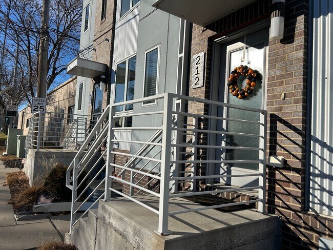 212 E 14th St in Sioux Falls, SD - Foto de edificio - Building Photo