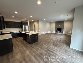 9400 N Alder St in Camas, WA - Foto de edificio - Building Photo