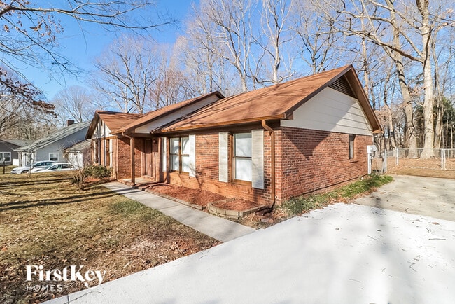 5312 Carolwood Dr in Greensboro, NC - Building Photo - Building Photo