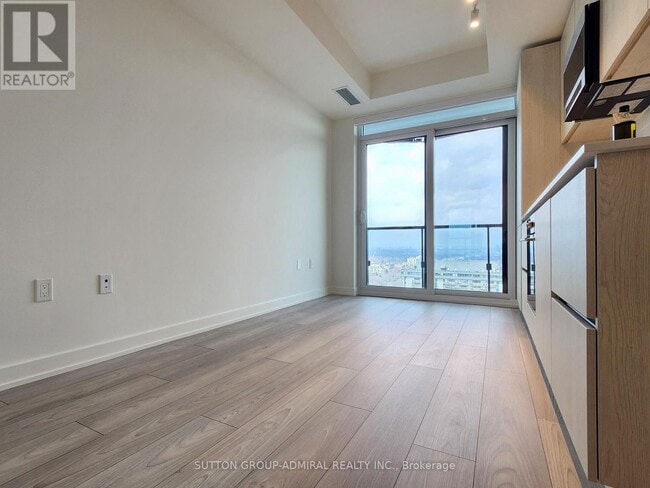 110 Broadway Ave in Toronto, ON - Building Photo - Building Photo