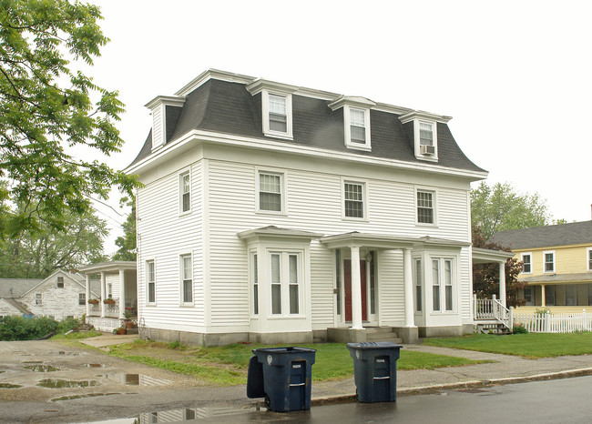 10 Abbott St in Nashua, NH - Building Photo - Building Photo