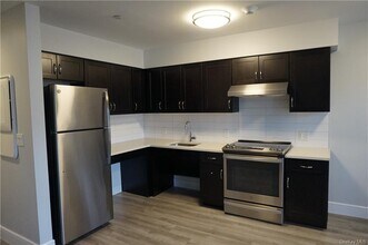 1 Fairway Cir, Unit A4 in White Plains, NY - Building Photo - Building Photo