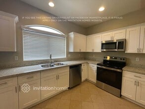 9121 W MacKenzie Dr in Phoenix, AZ - Building Photo - Building Photo