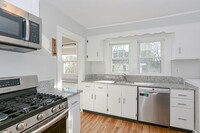 117 Beaumont Ave, Unit 2 in Newton, MA - Building Photo - Building Photo