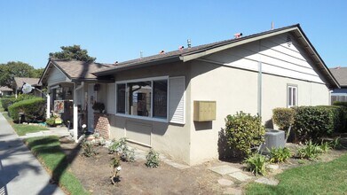 2295 N Tustin St in Orange, CA - Building Photo - Building Photo