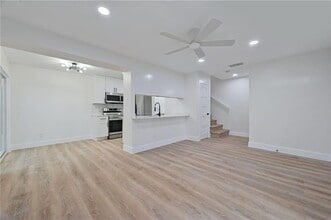 3511 Alpine Cir in Austin, TX - Foto de edificio - Building Photo