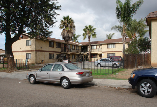 326 Montgomery St in Chula Vista, CA - Building Photo - Building Photo