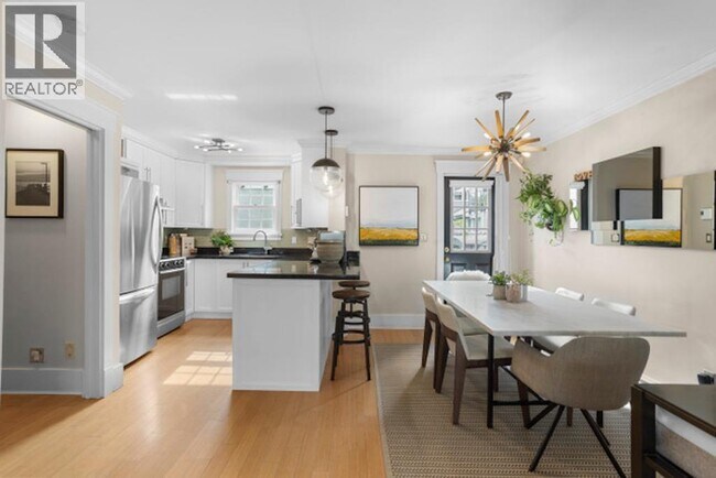 136 W 7th Ave in Vancouver, BC - Building Photo - Building Photo