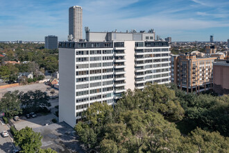 Regency House in Houston, TX - Building Photo - Building Photo