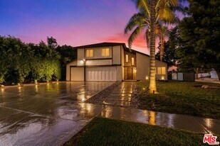 9200 Wystone Ave in Los Angeles, CA - Building Photo