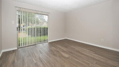 13611 Ravensway Dr in Cypress, TX - Building Photo - Building Photo