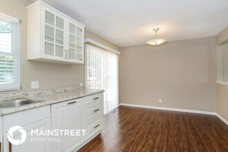 9130 Grant Ln in Overland Park, KS - Building Photo - Building Photo