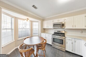 2045 Fairways Ct in Kennesaw, GA - Building Photo - Building Photo