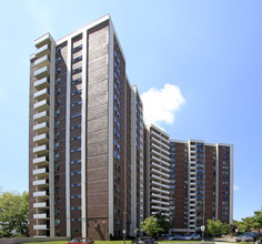 15 Vicora Linkway in Toronto, ON - Building Photo - Building Photo