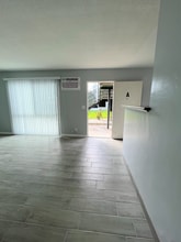 201 N Montague Ave in Fullerton, CA - Foto de edificio - Building Photo