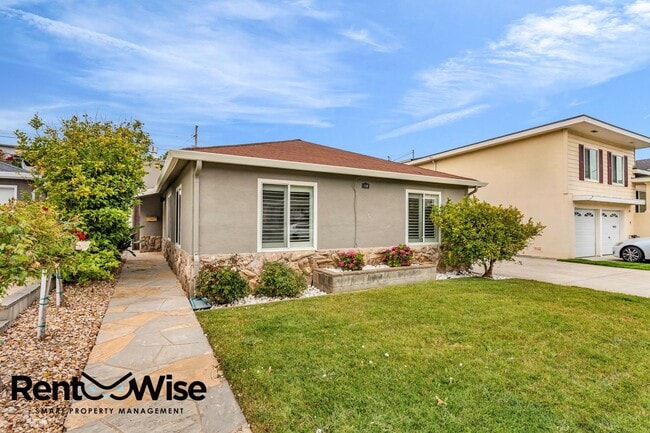 110 Cuesta Dr in South San Francisco, CA - Building Photo - Building Photo