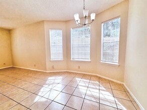 2004 Kirksey Dr in Austin, TX - Building Photo - Building Photo