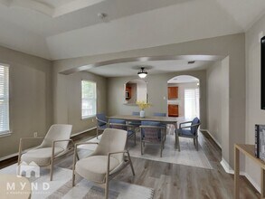 6614 Estes Flats in San Antonio, TX - Foto de edificio - Building Photo