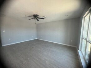 4305 Bellcrest St in Bellmead, TX - Building Photo - Building Photo