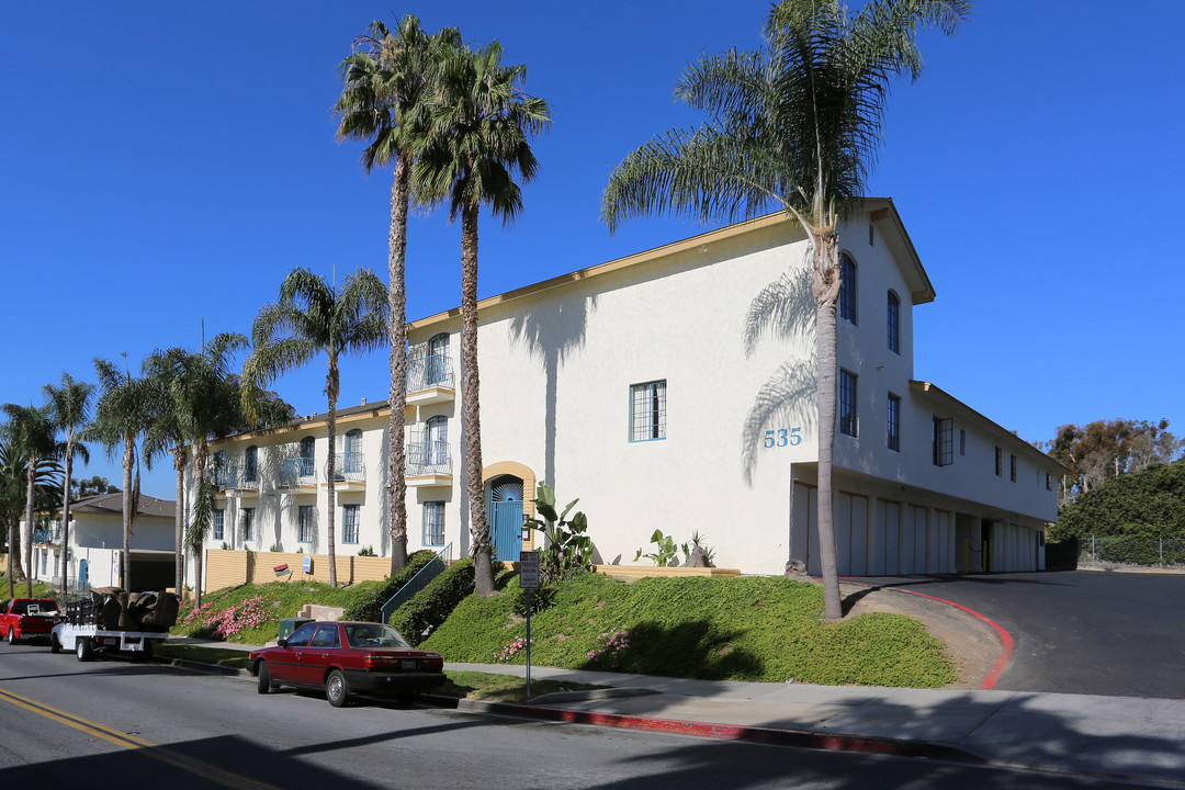 Pacific View Apartments in Oceanside, CA - Building Photo