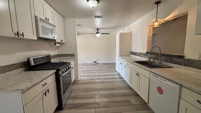 41160 Sunset Ln in Hemet, CA - Building Photo - Building Photo