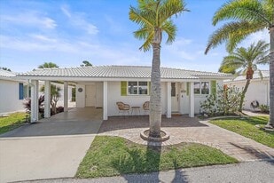 914 Spanish Dr S in Longboat Key, FL - Building Photo