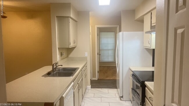 421 Stonecreek Dr in Arlington, TX - Building Photo - Building Photo