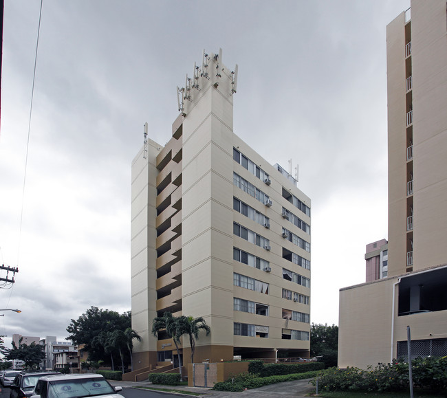 Punahou Sunset in Honolulu, HI - Foto de edificio - Building Photo