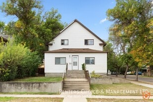 Main Floor 2 bedroom Unit With Onsite laun in Medicine Hat, AB - Building Photo