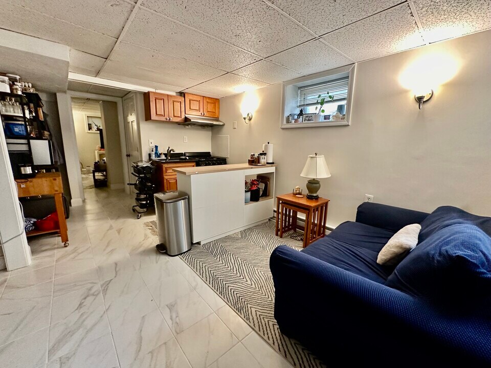 23 Hooker St in Boston, MA - Building Photo