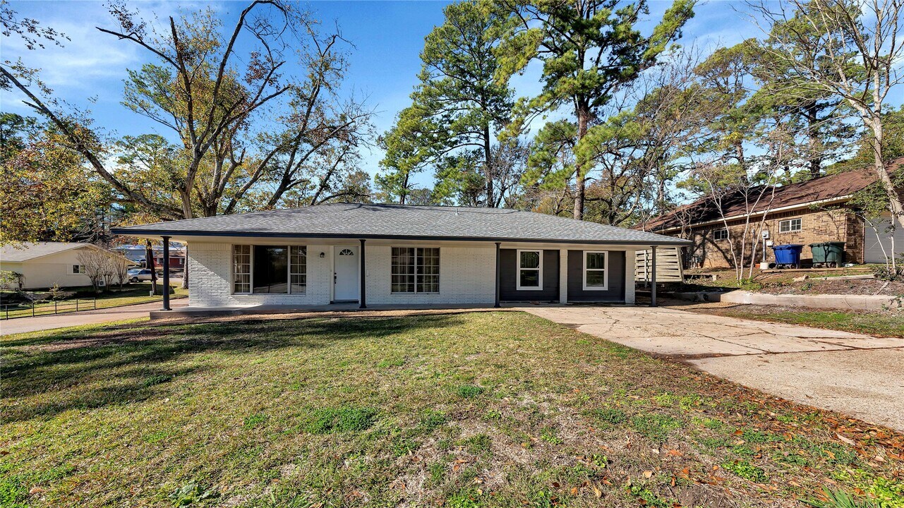 2220 Ave O in Huntsville, TX - Building Photo