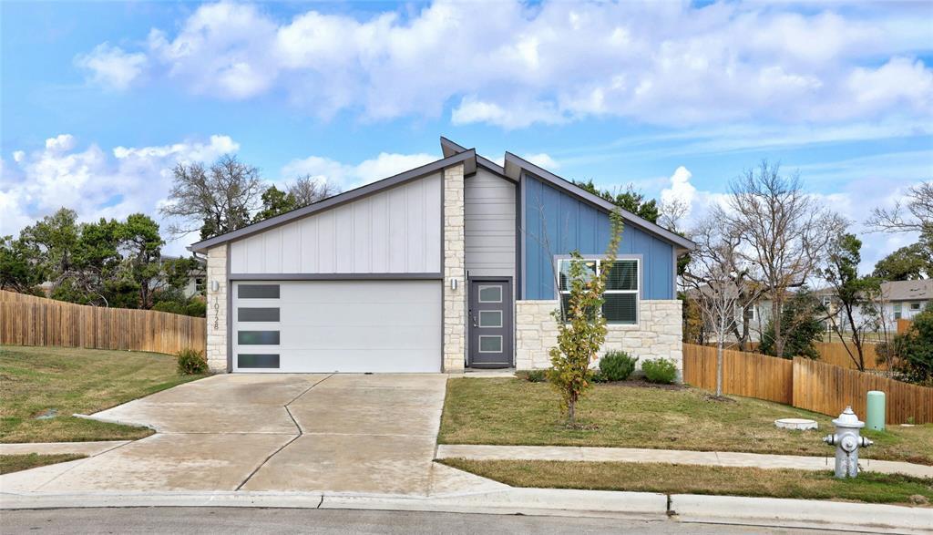 10728 Deaton Ln in Austin, TX - Building Photo