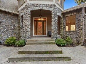 4207 SE Aldercrest Rd in Milwaukie, OR - Building Photo - Building Photo