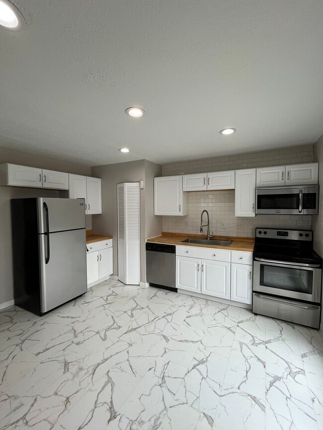 924 Northridge Rd in Columbus, OH - Building Photo - Building Photo