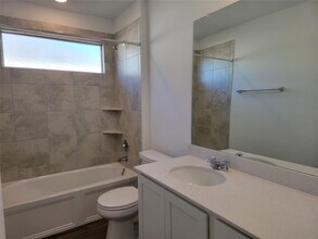 105 Ulmus St in Hutto, TX - Building Photo - Building Photo