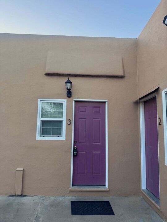 416 1/2 North School Street, 3 in Lodi, CA - Foto de edificio