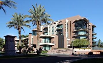 Portland Place Condominiums in Phoenix, AZ - Building Photo - Building Photo