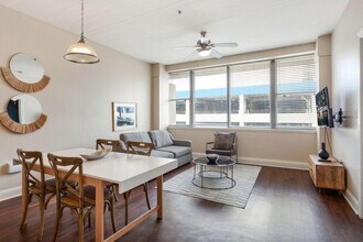 925 Common St, Unit ID1266905P in New Orleans, LA - Foto de edificio - Building Photo