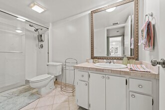 1700 Embassy Dr in West Palm Beach, FL - Building Photo - Building Photo