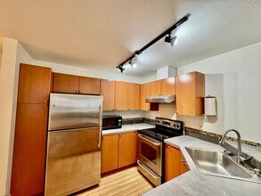 621 5th Ave N in Seattle, WA - Building Photo - Building Photo