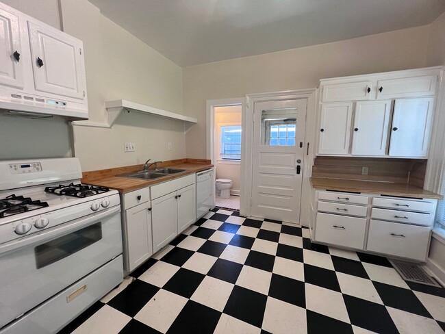 445 Washington St SE in Grand Rapids, MI - Building Photo - Building Photo