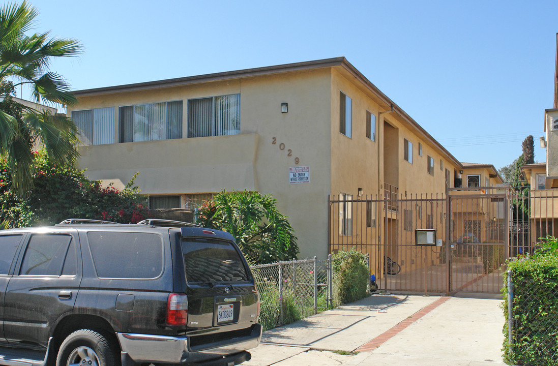 2029 Garth Ave in Los Angeles, CA - Building Photo